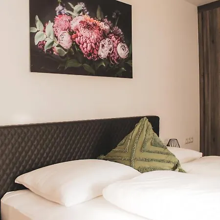 Theview Apartment *