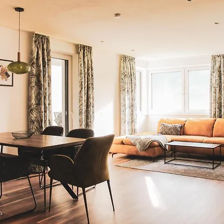 Theview Apartment *